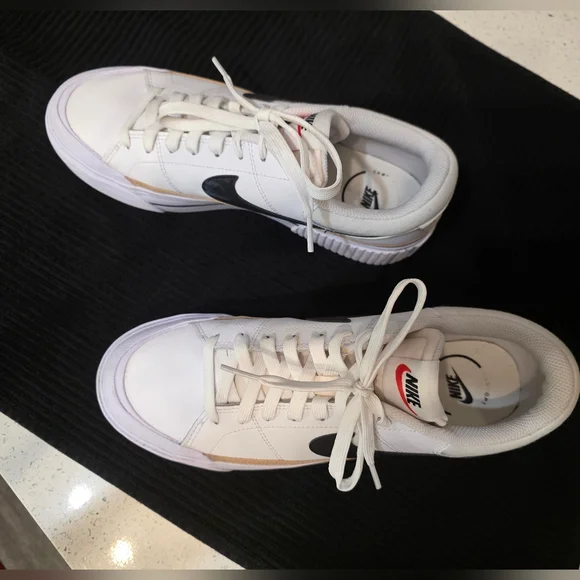 Nike Womens Court Legacy Lift Platform Shoe - Picture 2 of 8